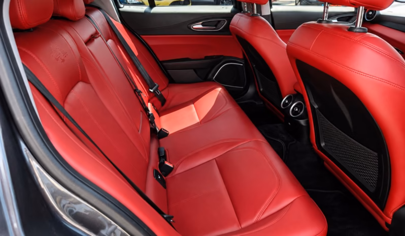 
								ALFA ROMEO GIULIA SPRINT full									